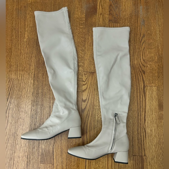 Bibilou Heeled Over the Knee Boots with Elegant Silhouette - Picture 6 of 10